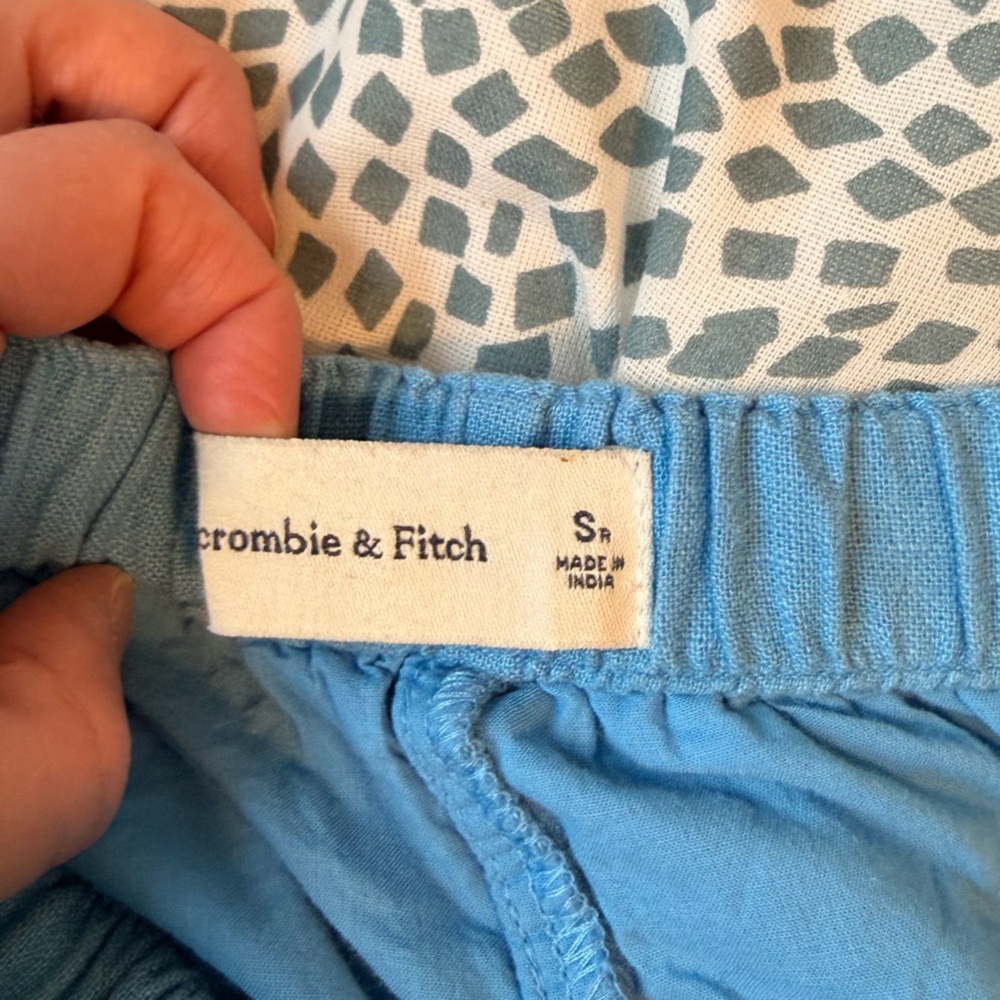Abercrombie & Fitch Blue Linen Shorts - Picture 6 of 11